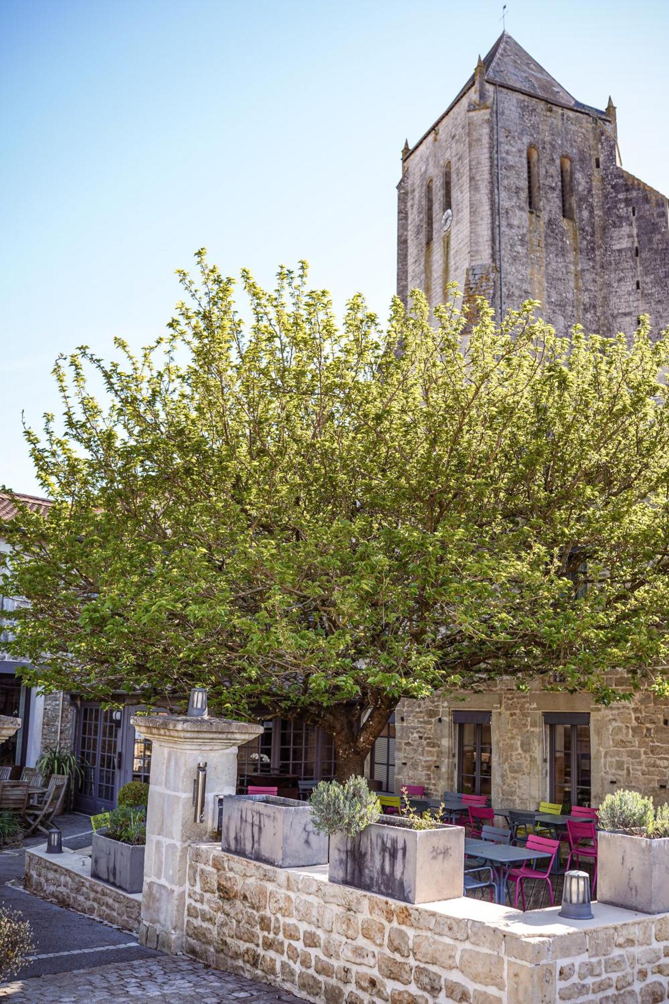 Logis Hostellerie de l'Abbaye Celles-sur-Belle Exterior foto